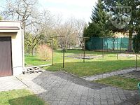 BLATNÁ, ul. Rybářská - RD se zahradou - Bl. 776 za.JPG