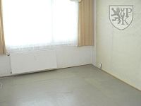 BLATNÁ, ul. Nerudova - byt 3+1 - Bl. 1022-5 pok1.JPG