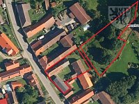 KOCELOVICE - venkovské stavení s potokem - Kocelovice 20 let.jpg