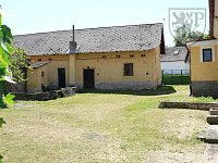 KOCELOVICE - venkovské stavení s potokem - Kocelovice 20 mašt.JPG