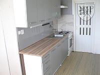 BLATNÁ, ul. Šilhova - byt 3+1 - Bl. 1025-7 k.l.JPG
