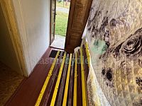 Prodám samostatně stojící chatu v Doksech - elekřina, voda, kanalizace, wc, koupelna - IMG_9864.jpeg