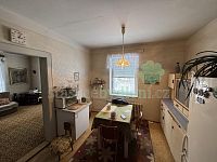 Prodám dvougenerační  rodinný dům na hezkém místě s další samostatnou garáží a velkým pozemkem - IMG_0442.jpeg