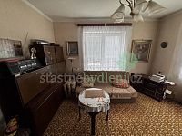 Prodám dvougenerační  rodinný dům na hezkém místě s další samostatnou garáží a velkým pozemkem - IMG_0446.jpeg