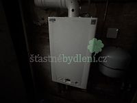 Prodám dvougenerační  rodinný dům na hezkém místě s další samostatnou garáží a velkým pozemkem - IMG_0451.jpeg