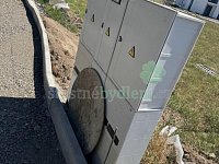 Prodám krásný rovinatý pozemek ve vilové čtvrti kousek od vlakového nádraží s možností na přípojení na inženýrské sítě - IMG_4203.jpeg