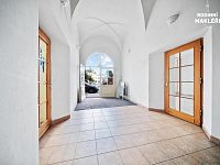 Prodej družstevního bytu 1+kk, 57 m²  Broumov, Mírové náměstí - PA030244.jpg