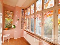 Pronájem bytu 2 + kk, zimní zahrada, cihla, 61 m2, Praha 1 - Hradčany, ul. Na Baště sv. Tomáše.