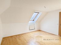 Prodej rodinného domu 200 m2 s projektem na 3 byty, pozemek 320 m2, Praha 9 - Vinoř, ul. Velínská. - IMG_20260511_165230.jpg