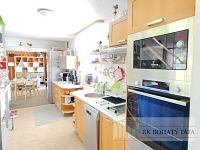 Prodej rodinného domu 200 m2 s projektem na 3 byty, pozemek 320 m2, Praha 9 - Vinoř, ul. Velínská. - IMG_20260511_165422.jpg