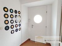 Prodej rodinného domu 200 m2 s projektem na 3 byty, pozemek 320 m2, Praha 9 - Vinoř, ul. Velínská. - IMG_20260511_170137.jpg