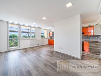 Prodej bytu 3 + kk/L, panel, 70 m2, Praha 9 - Horní Počernice, ul. Třebešovská.