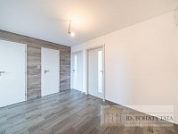 Prodej bytu 3 + kk/L, panel, 70 m2, Praha 9 - Horní Počernice, ul. Třebešovská. - Untitled-17.jpg
