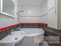 Prodej bytu 3 + kk/L, panel, 70 m2, Praha 9 - Horní Počernice, ul. Třebešovská. - Untitled-18.jpg
