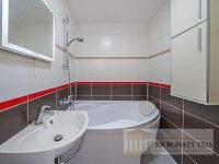 Prodej bytu 3 + kk/L, panel, 70 m2, Praha 9 - Horní Počernice, ul. Třebešovská. - Untitled-18.jpg