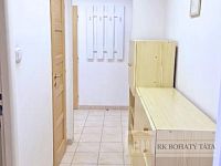 Pronájem bytu 2 + 1/L, panel, 60 m2, Praha 8, Kobylisy - ul. Famfulíkova. - Gemini_Generated_Image_u8uwk1u8uwk1u8uw-fotor-20260703121438.jpg