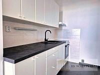 Rekonstruovaný byt 2 + kk/L, panel, 54 m2, Praha 9 - Hloubětín, ul. Slévačská. - unnamed-2.jpg