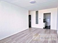 Rekonstruovaný byt 2 + kk/L, panel, 54 m2, Praha 9 - Hloubětín, ul. Slévačská. - unnamed-3.jpg