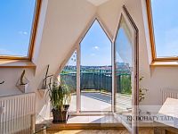 Prodej bytu 4 + kk/2xT, panel, 103 m2, Praha 9 - Černý Most, ul. Dygrýnova. - Gemini_Generated_Image_g9yh53g9yh53g9yh-fotor-20260812193648.jpg