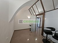 Reprezentativní kancelářský prostor na náměstí Přemysla Otakara II Č. Budějovice. - Zázemí s přípravou na kuchyňku a šatna