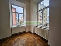 Prostorný byt 4+1 (105 m2) s neprůchozími pokoji v centru ČB nedaleko náměstí. Vhodné pro studenty. - 20250603_101632.jpg