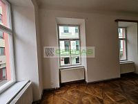 Prostorný byt 4+1 (105 m2) s neprůchozími pokoji v centru ČB nedaleko náměstí. Vhodné pro studenty. - 20250603_101648.jpg