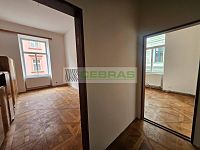 Prostorný byt 4+1 (105 m2) s neprůchozími pokoji v centru ČB nedaleko náměstí. Vhodné pro studenty. - 20250603_101724.jpg