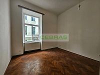 Prostorný byt 4+1 (105 m2) s neprůchozími pokoji v centru ČB nedaleko náměstí. Vhodné pro studenty. - 20250603_101815.jpg