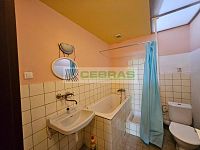 Prostorný byt 4+1 (105 m2) s neprůchozími pokoji v centru ČB nedaleko náměstí. Vhodné pro studenty. - 20250603_101937.jpg