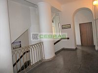 Prostorný byt 4+1 (105 m2) s neprůchozími pokoji v centru ČB nedaleko náměstí. Vhodné pro studenty. - IMG_1771.JPG