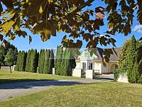 Prodej luxusního domu v Suchém Vrbném České Budějovice – 400 m², zahrada a bazén, pozemek 1734 m²