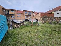 Stavební pozemek o výměře 415 m² ve středu Kamenného Újezdu s možností koupě vedlejší nemovitosti - Zadní část pozemku.