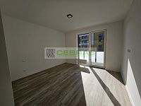 Luxusní 2+kk s terasou, sklepem na patře a dvěma garážovými stáními. Branišovská Č. Budějovice - Místnost o odděleným prostorem