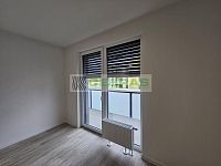 Luxusní 2+kk s terasou, sklepem na patře a dvěma garážovými stáními. Branišovská Č. Budějovice - Vnější elektrické žaluzie