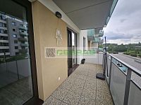 Dlouhá louka Na Zlaté stoce: Byt 3+kk s balkonem a parkovacím stáním - Výhled z balkonu