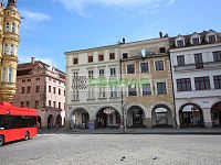 Restaurace a zahrádka na rohu náměstí P. Otakara II.