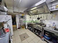 Restaurace a zahrádka na rohu náměstí P. Otakara II. - Vybavená kuchyň