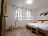 Rekreační apartmán 2+kk + terasa a parkování Lipno, rekreace a investice - Ložnice