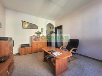 Byt 2+ kk s komorou a sklepem o výměře 39 m2, v samostatně stojícím panelovém domě ČB 2. - Hlavní pokoj s odděleným kuchyňským koutem