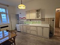 Pronájem částečně zařízeného zděného bytu 1+1 s možností užívání zahrady, v ulici Matice školské ČB.