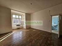 Prvorepubliková vila se zahradou v jedné z nejžádanějších částí Českých Budějovic. - Pokoj s koupelnou