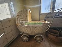 Prvorepubliková vila se zahradou v jedné z nejžádanějších částí Českých Budějovic. - Stylový kočárek