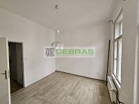 Slunný a prostorný byt 2+kk v docházkové vzdálenosti centra Českých Budějovic a zastávek MHD - Ložnice