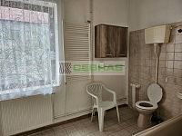 Velký RD s garáží v Suchém Vrbné - Koupelna s vanou, wc