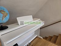 Městský dům v žádané lokalitě širšího centra Č. Budějovic 7 se zahradou, terasou a krytým parkováním - Detail na podestě