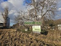 Oplocený pozemek s elektro, studnou, lokalita U Sirkárny v dosahu MHD ČB pro komerční nebo jiné využití. - Pohled