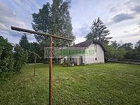 Stavební pozemek 756 m² u Lipenské přehrady se stávající rekreační chalupou. - Stavební pozemek a rekreační chalupa