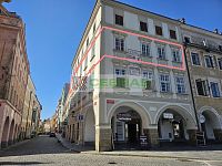 Nebytové prostory s výhledem na náměstí a výtahem, 140 m2 náměstí P. Otakara II
