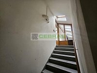 Pronájem nebytového prostoru 160 m² na náměstí – České Budějovice - Schodiště vnitřní