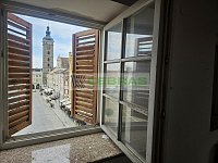 Pronájem nebytového prostoru 160 m² na náměstí – České Budějovice - Výhled z okna na náměstí
